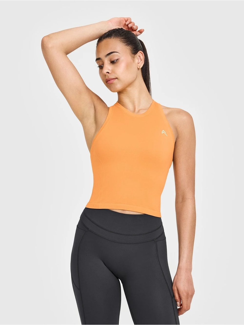 ONER ACTIVE GO TO SEAMLESS FITTED MID VEST - Medium - Picture 3 of 5
